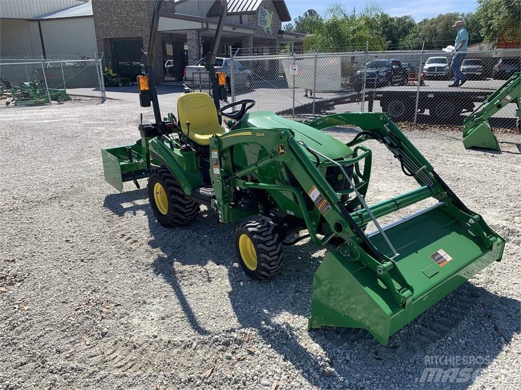 John Deere 1023E Коммунальные тракторы