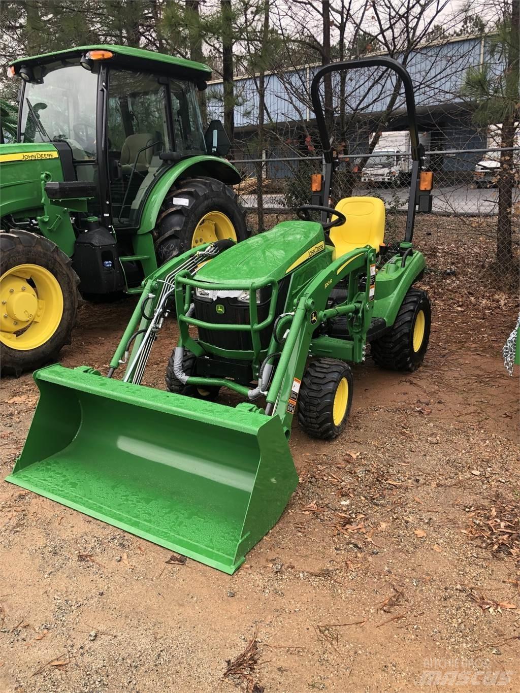 John Deere 1023E Коммунальные тракторы