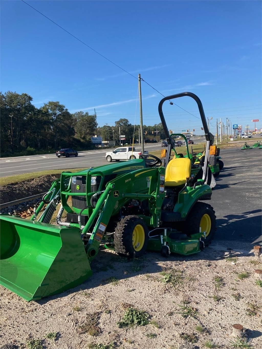 John Deere 1023E Коммунальные тракторы