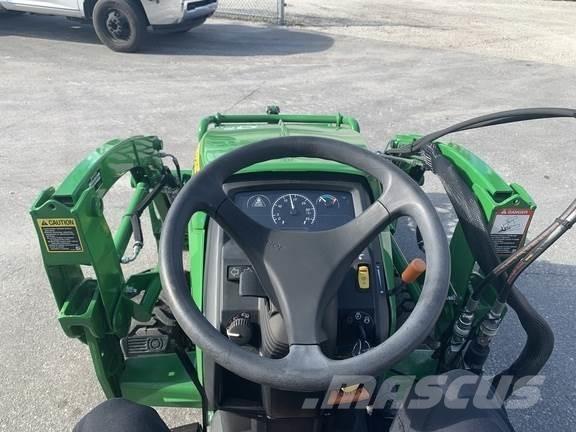 John Deere 1025R Коммунальные тракторы