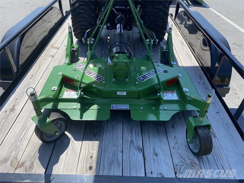 John Deere 1025R Коммунальные тракторы