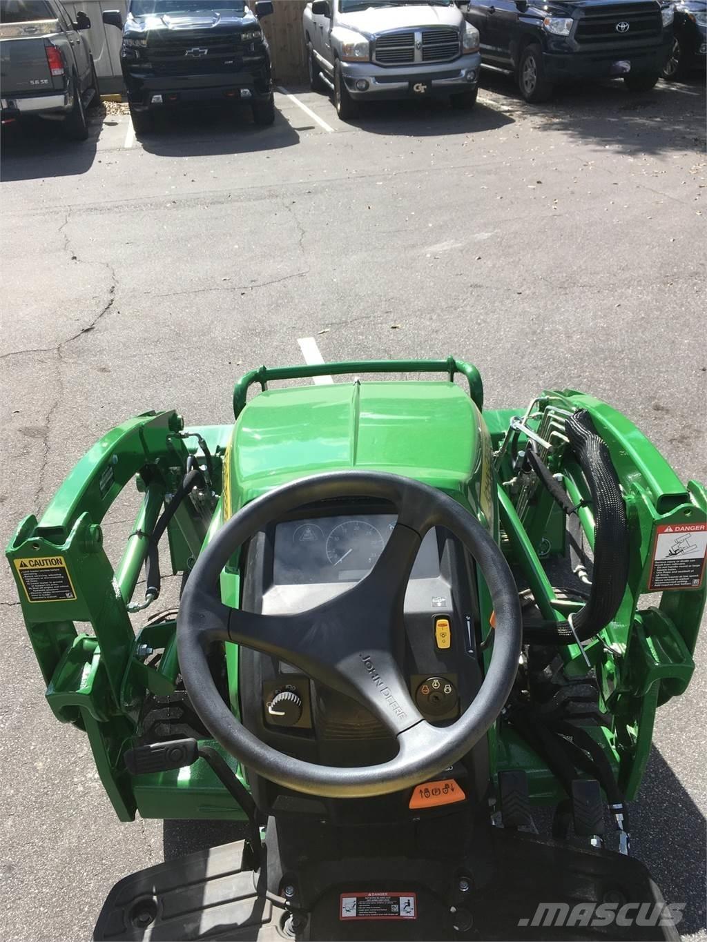 John Deere 1025R Коммунальные тракторы