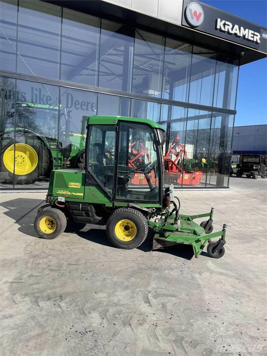 John Deere 1505 Самоходные газонокосилки