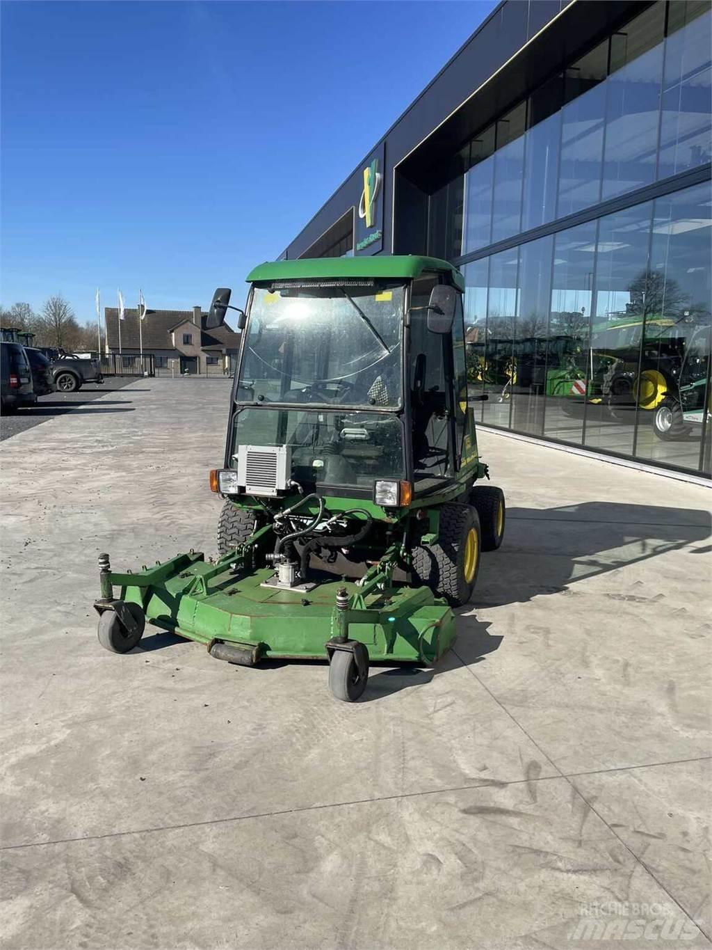 John Deere 1505 Самоходные газонокосилки
