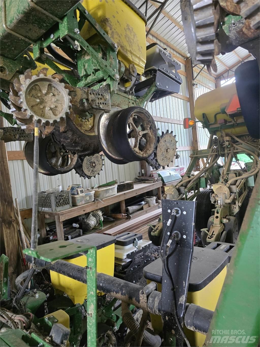 John Deere 1720 Сажалки