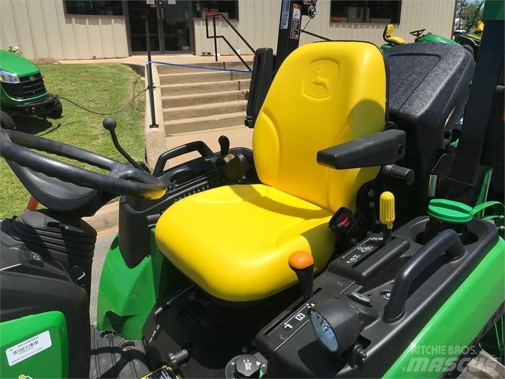 John Deere 2025R Коммунальные тракторы