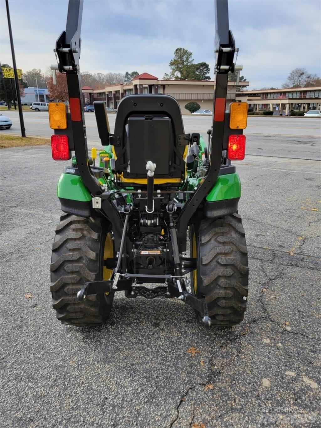 John Deere 2025R Коммунальные тракторы