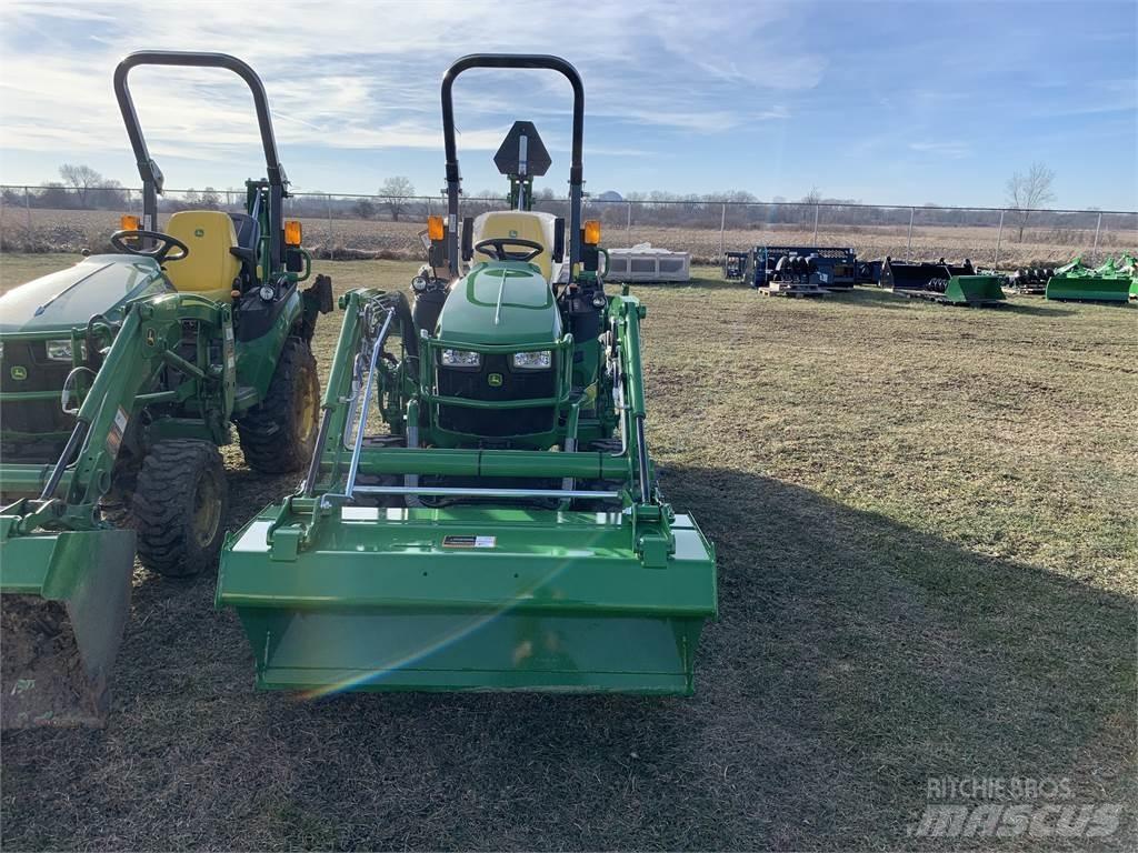 John Deere 2025R Коммунальные тракторы