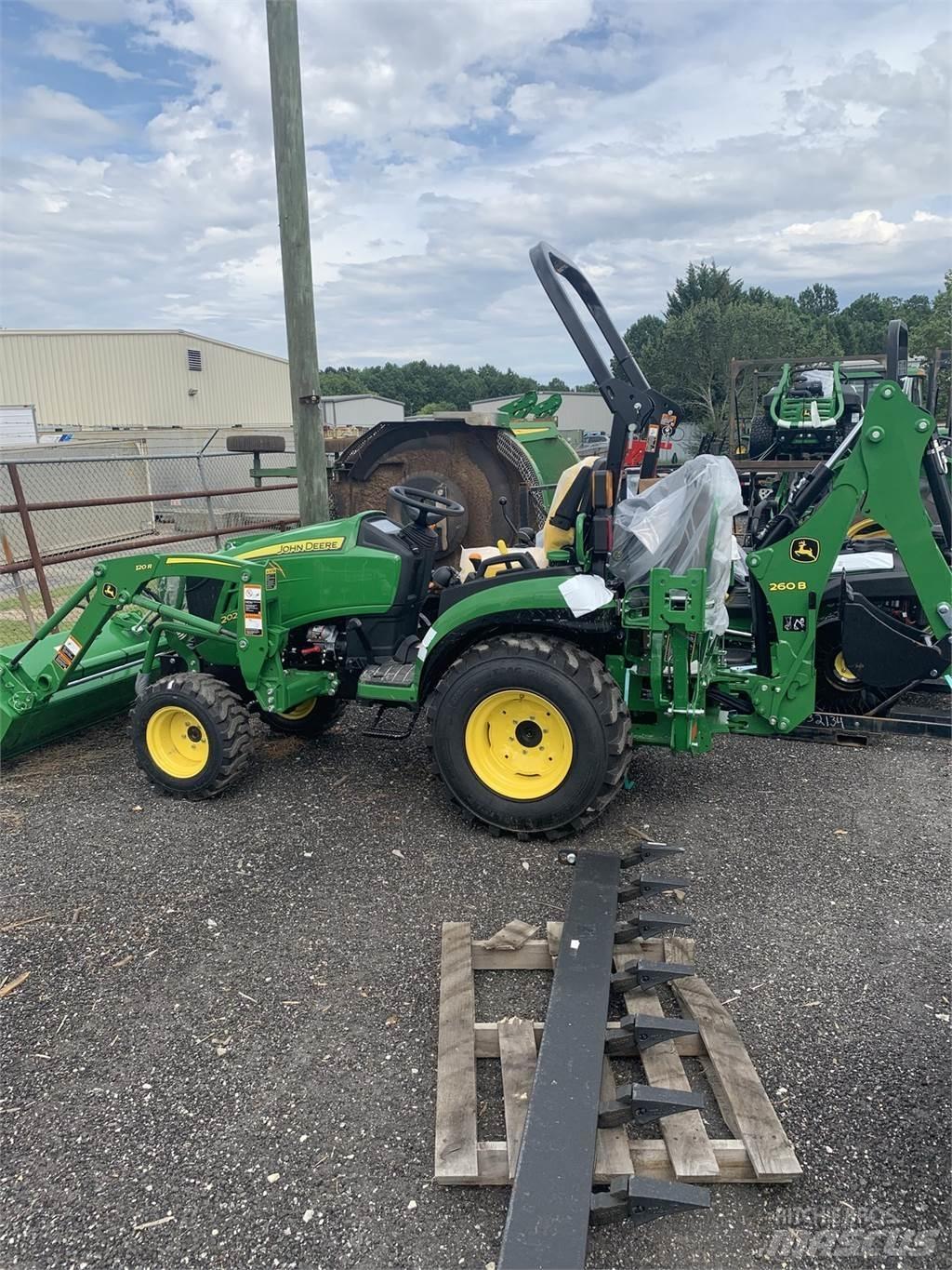 John Deere 2025R Коммунальные тракторы