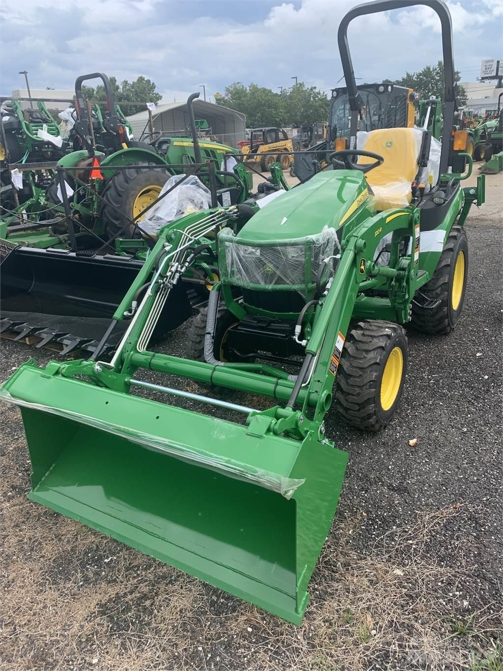 John Deere 2025R Коммунальные тракторы