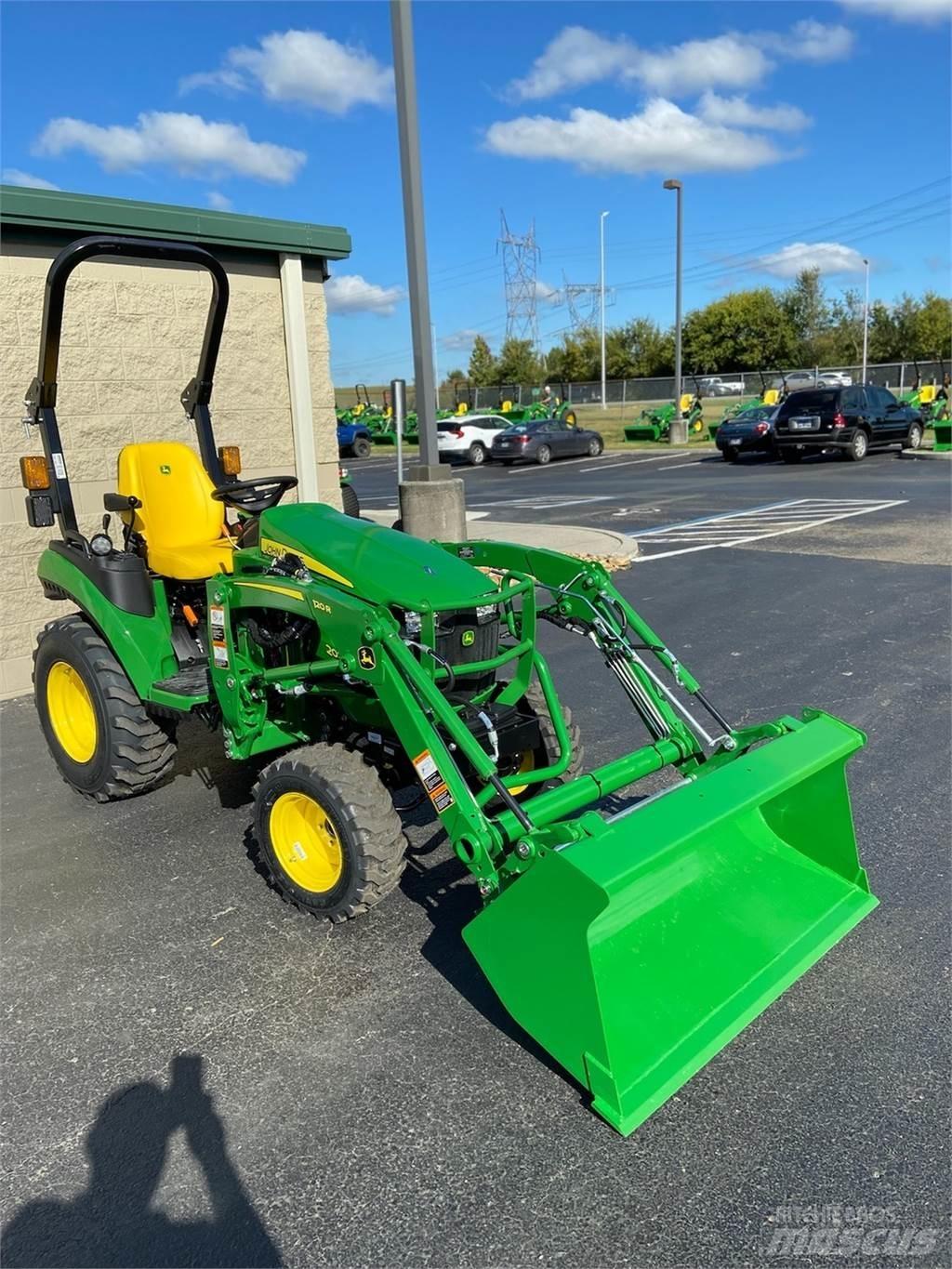 John Deere 2025R Коммунальные тракторы
