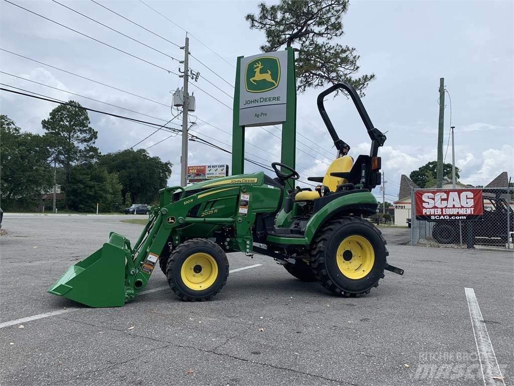 John Deere 2025R Коммунальные тракторы