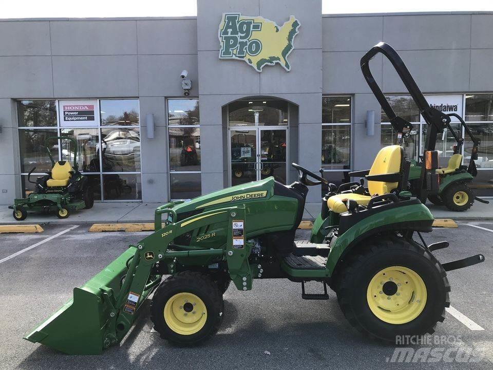 John Deere 2025R Коммунальные тракторы
