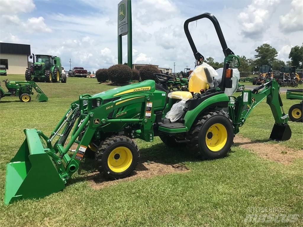 John Deere 2025R Коммунальные тракторы
