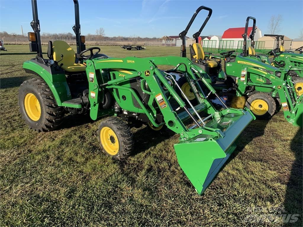John Deere 2032R Коммунальные тракторы