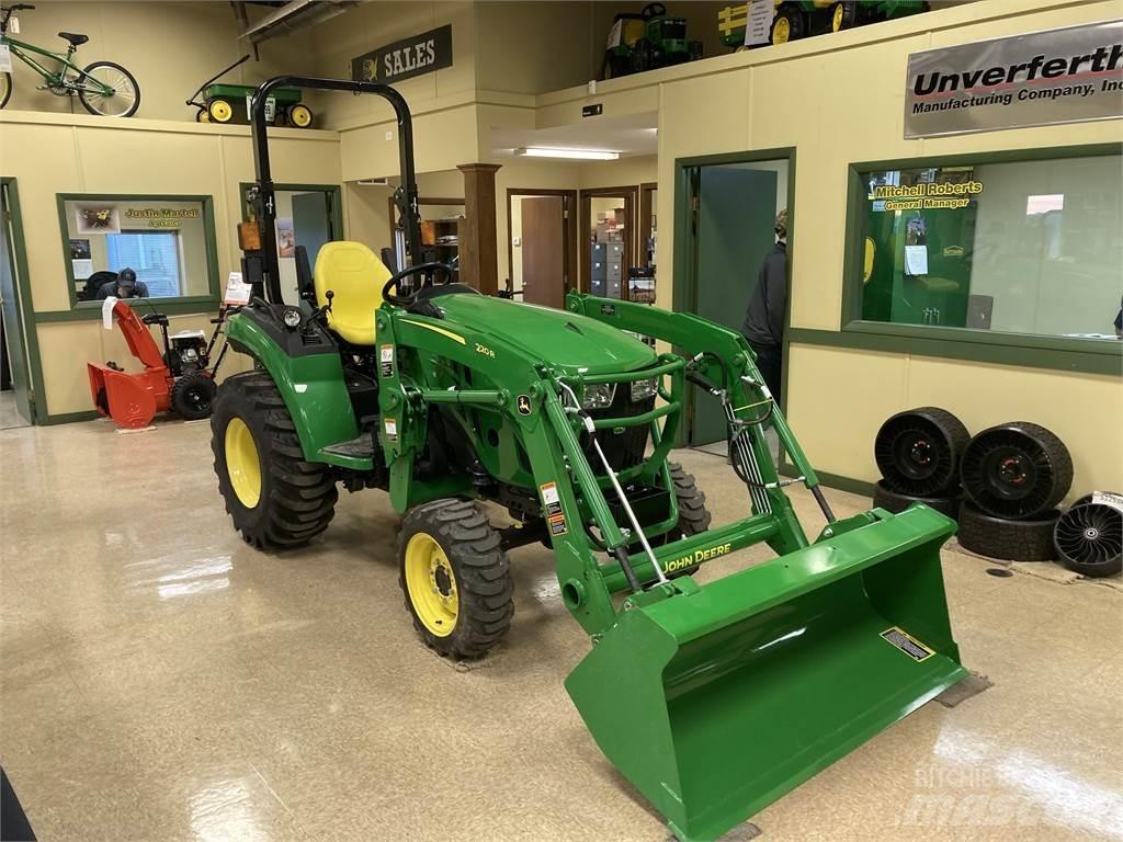 John Deere 2032R Коммунальные тракторы