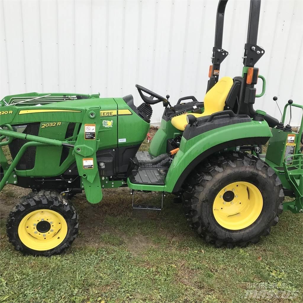 John Deere 2032R Коммунальные тракторы