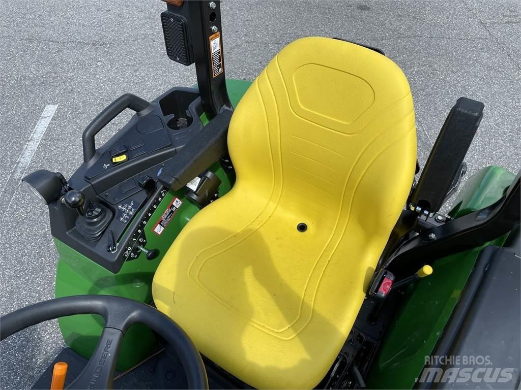 John Deere 2038R Коммунальные тракторы