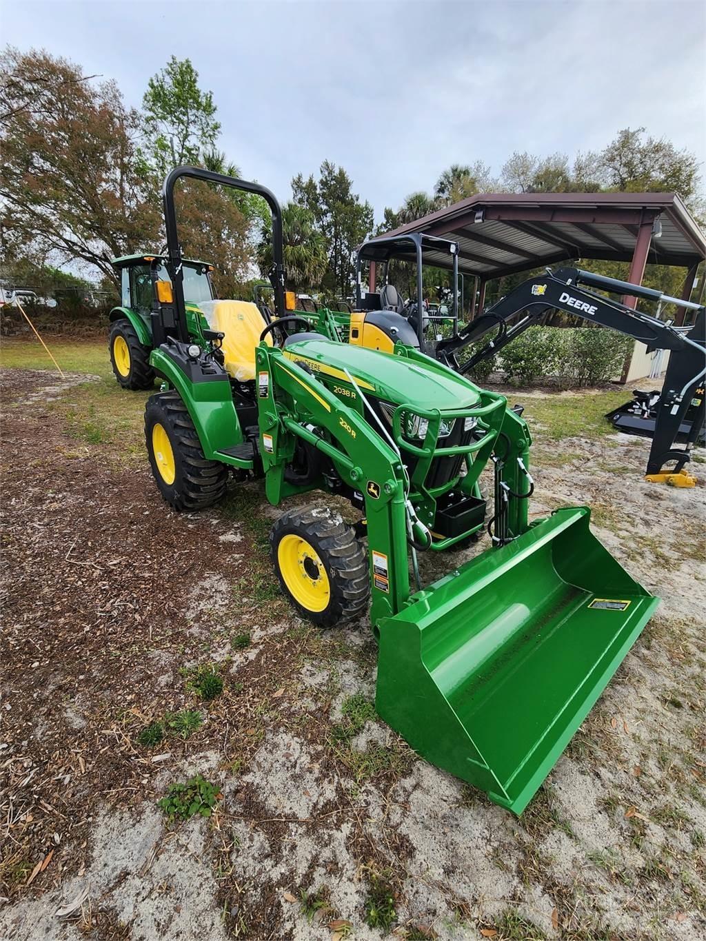 John Deere 2038R Коммунальные тракторы