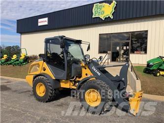 John Deere 204 G Малые погрузчики