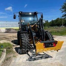 John Deere 204 G Малые погрузчики