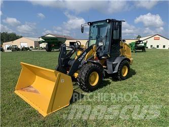 John Deere 244L Фронтальные погрузчики