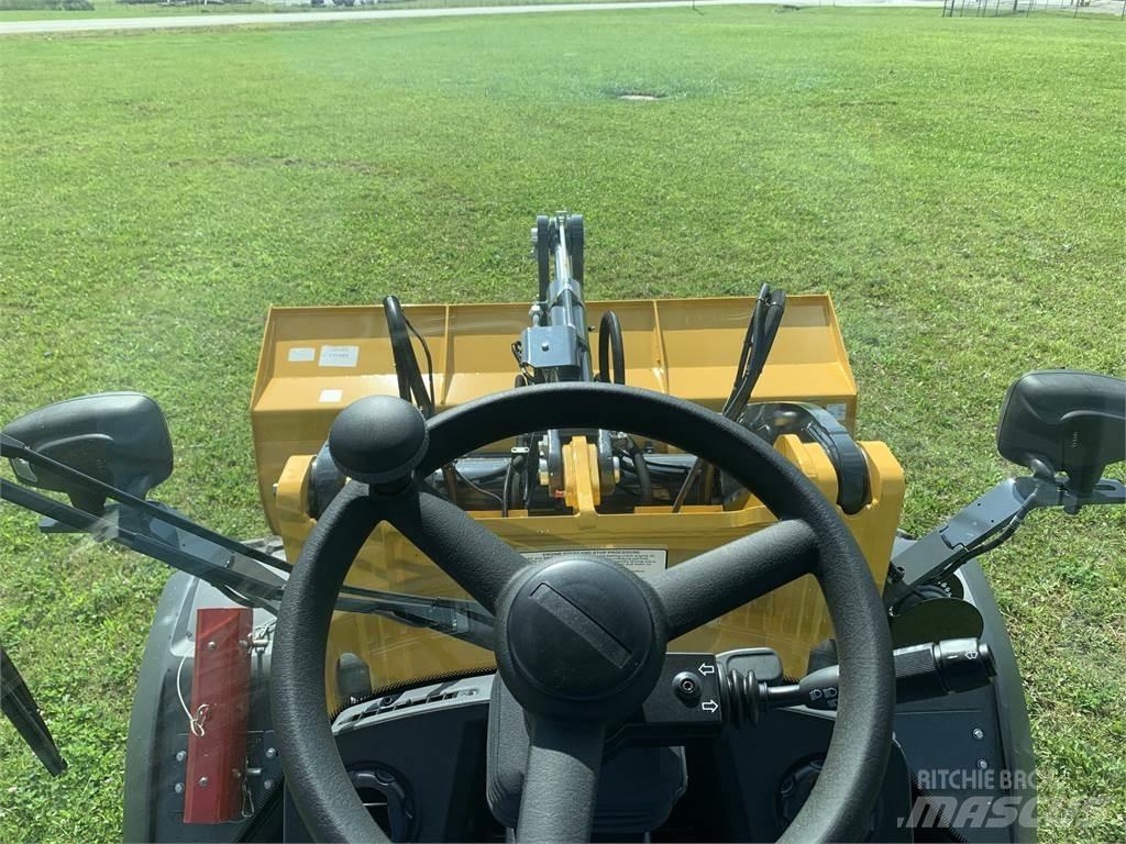 John Deere 244L Фронтальные погрузчики