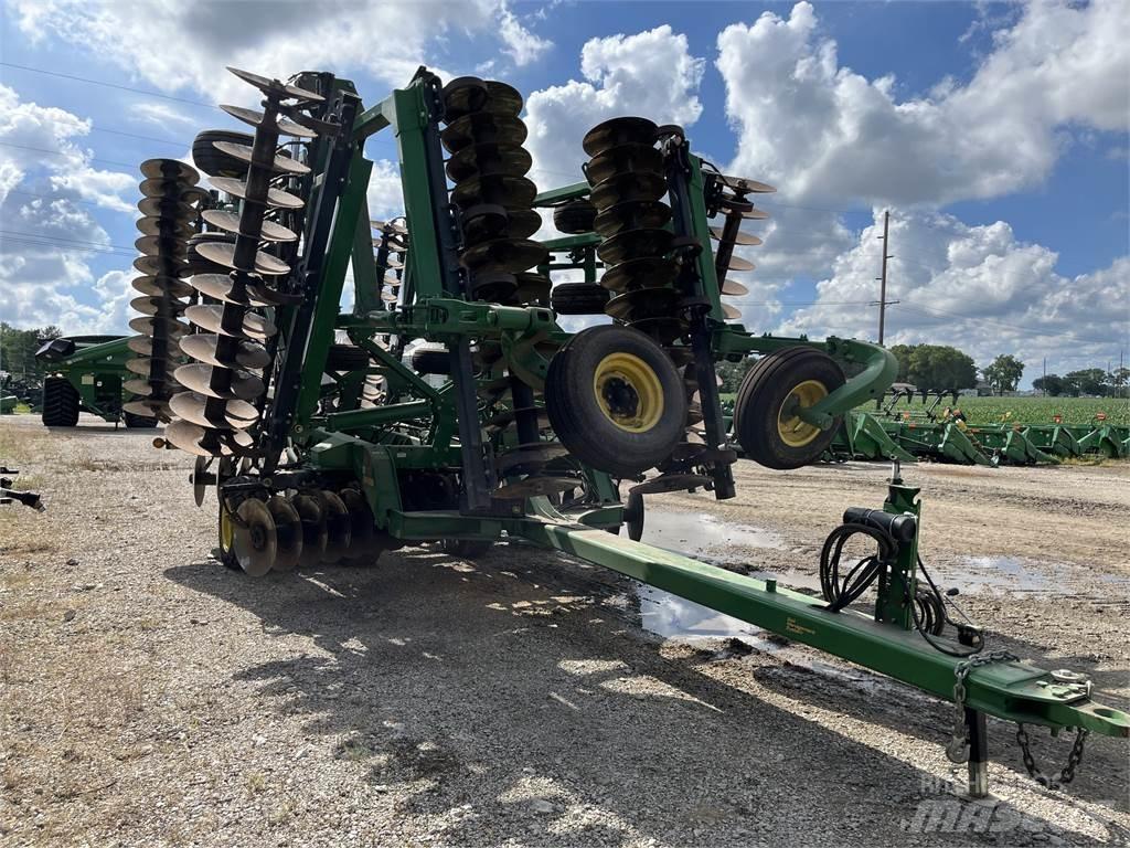 John Deere 2623 Дисковые бороны