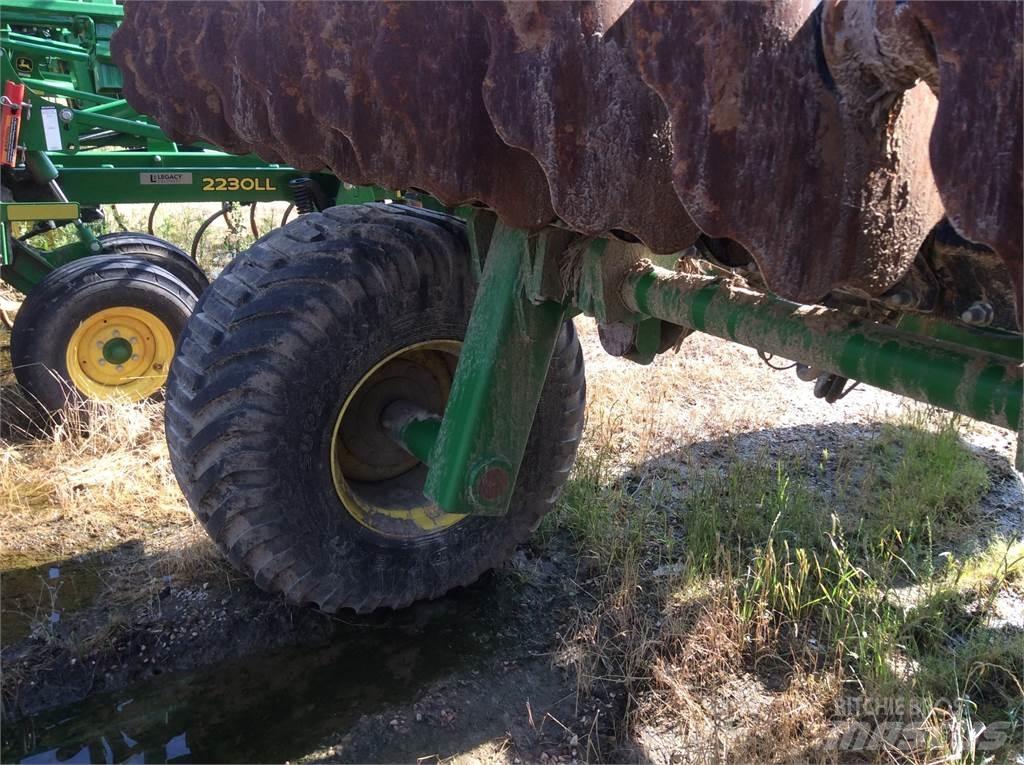 John Deere 2680 Дисковые бороны