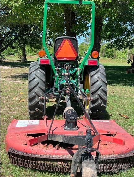 John Deere 3005 Коммунальные тракторы