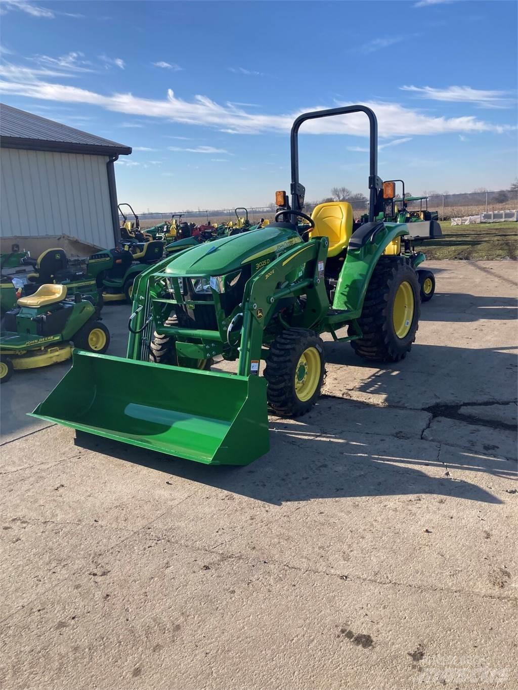 John Deere 3025D Коммунальные тракторы