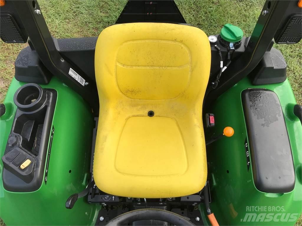 John Deere 3025E Коммунальные тракторы
