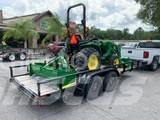 John Deere 3025E Коммунальные тракторы