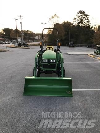 John Deere 3025E Коммунальные тракторы