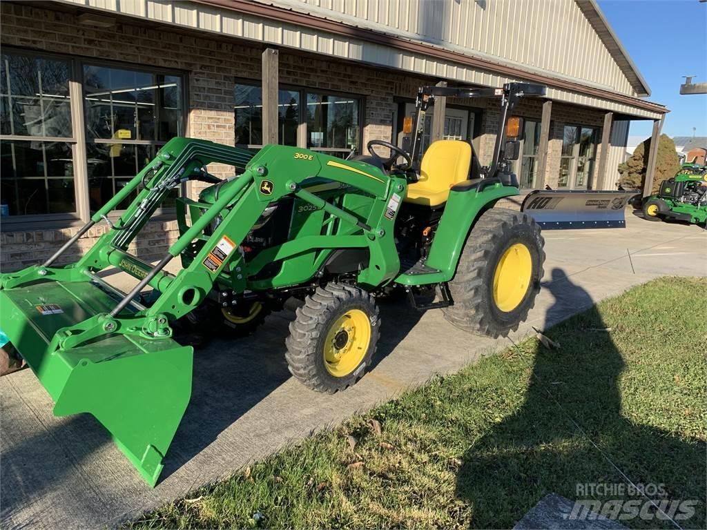 John Deere 3025E Коммунальные тракторы