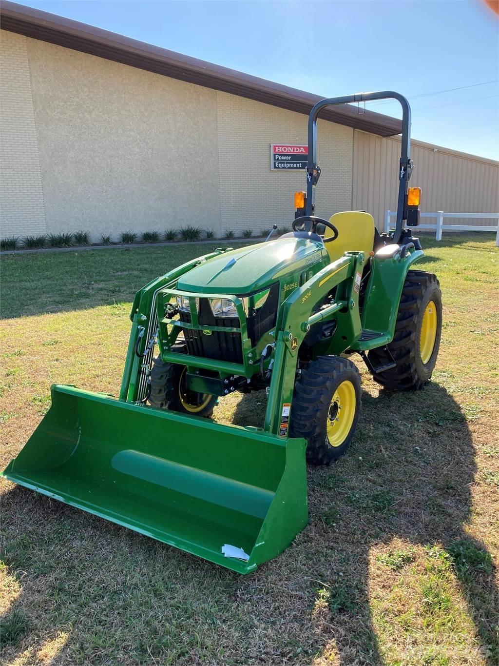 John Deere 3025E Коммунальные тракторы