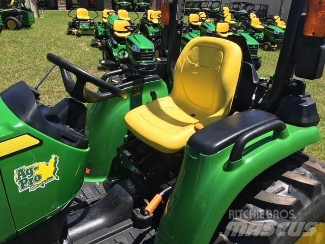 John Deere 3025E Коммунальные тракторы