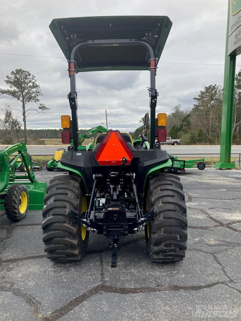 John Deere 3025E Коммунальные тракторы