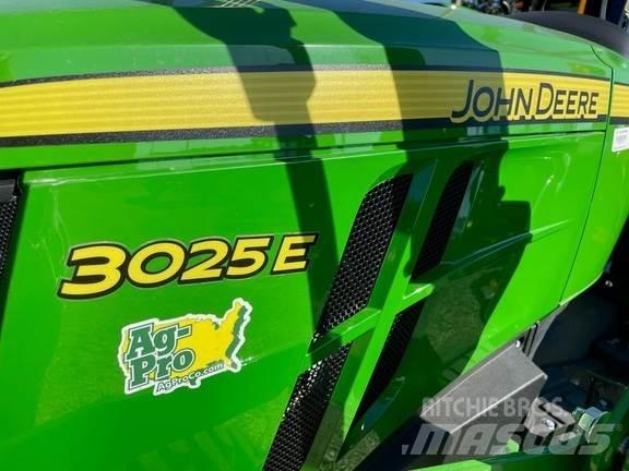 John Deere 3025E Коммунальные тракторы