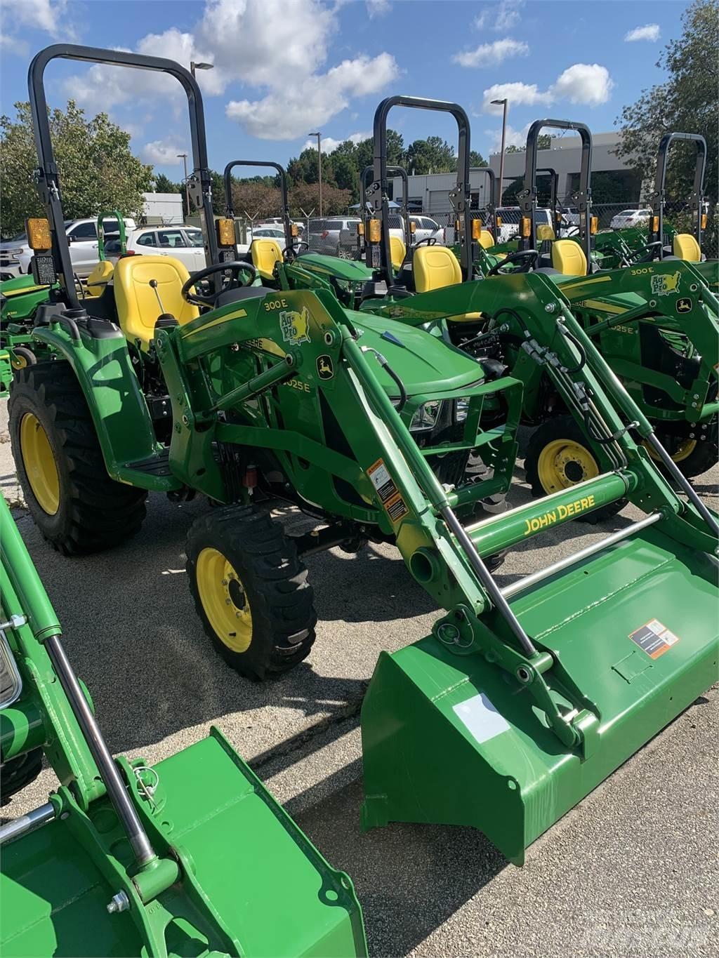 John Deere 3025E Коммунальные тракторы