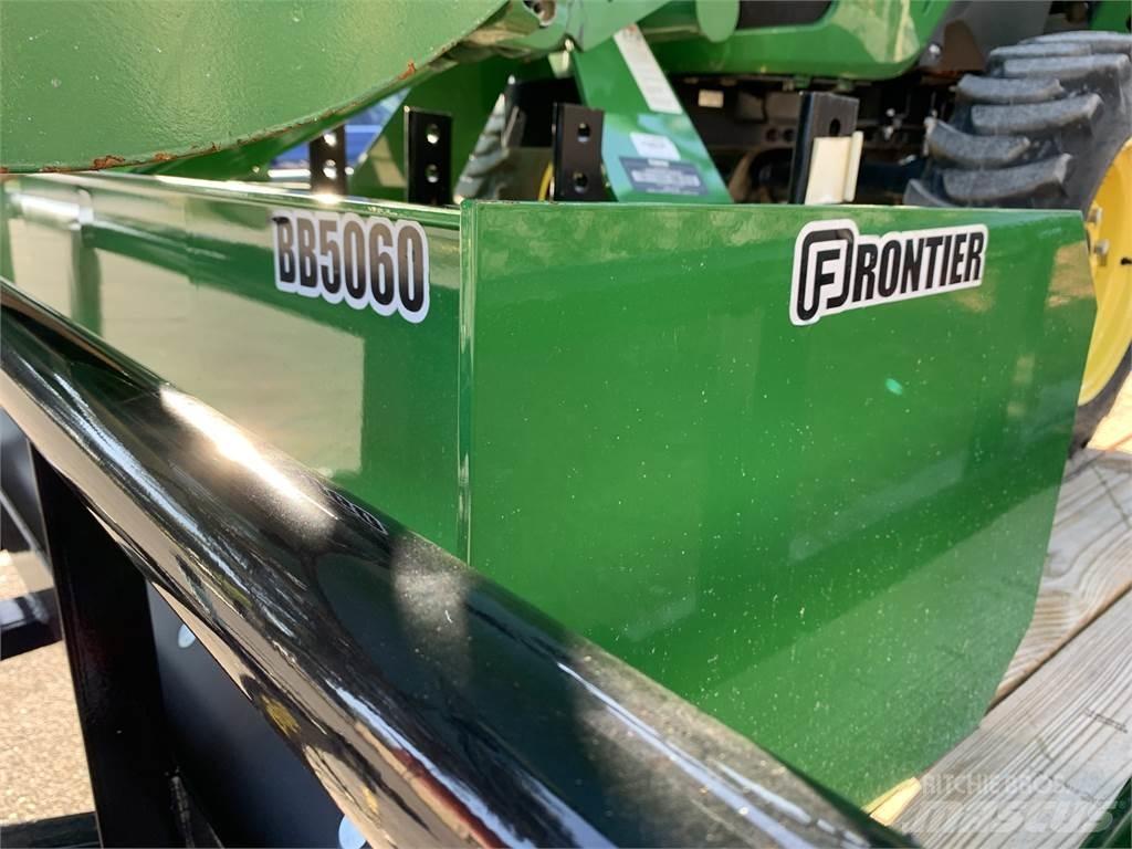 John Deere 3032E Коммунальные тракторы