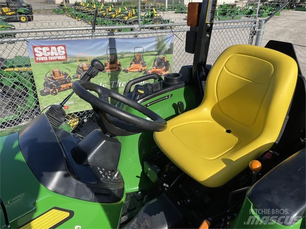 John Deere 3032E Коммунальные тракторы