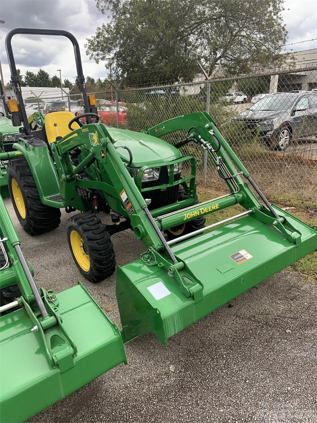 John Deere 3032E Коммунальные тракторы