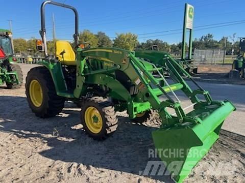 John Deere 3033R Коммунальные тракторы