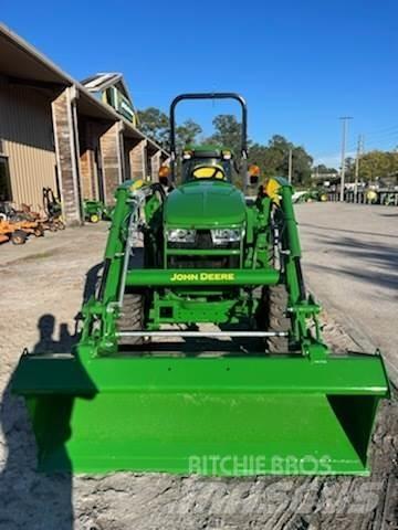 John Deere 3033R Коммунальные тракторы