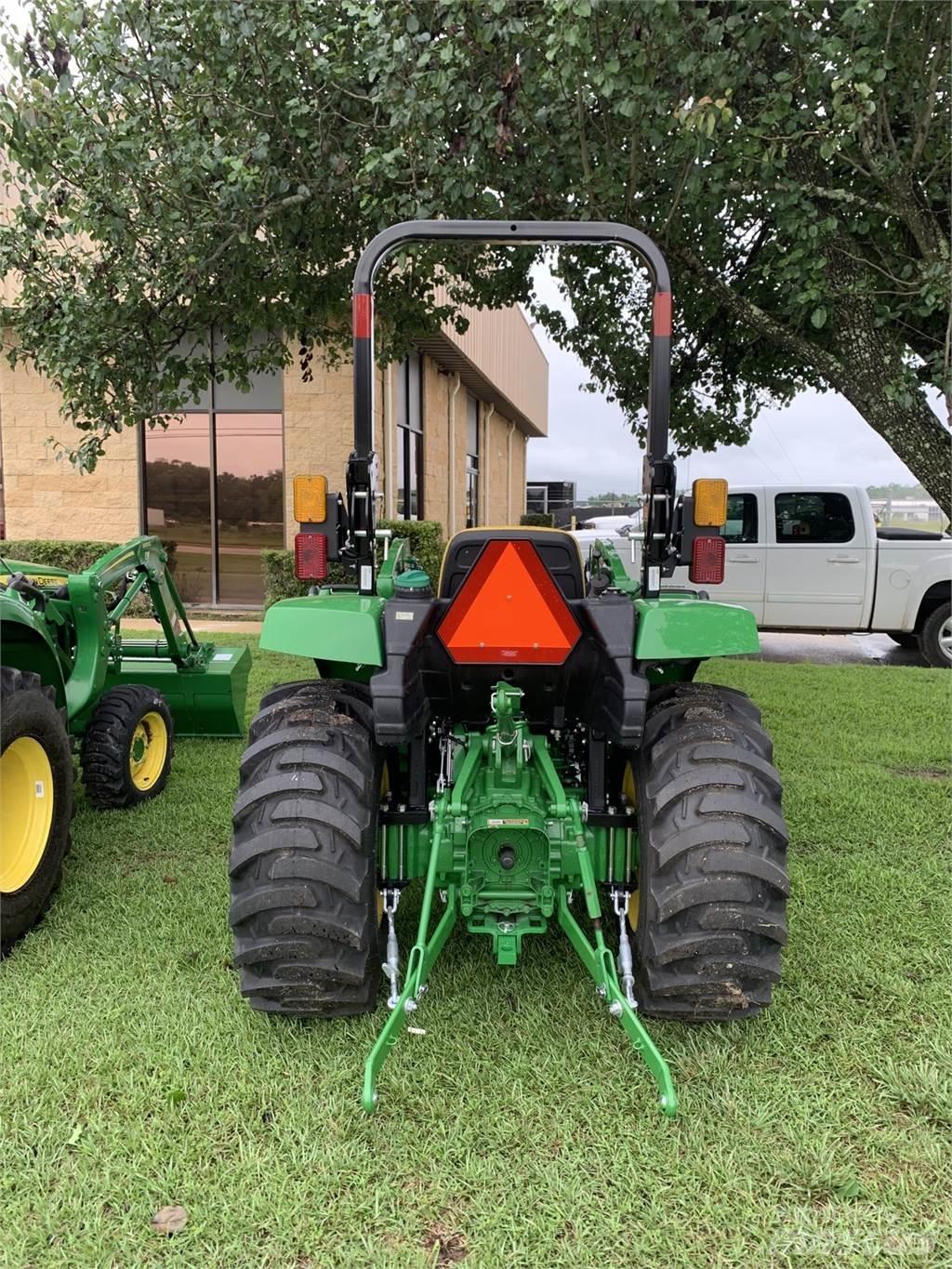 John Deere 3035D Коммунальные тракторы