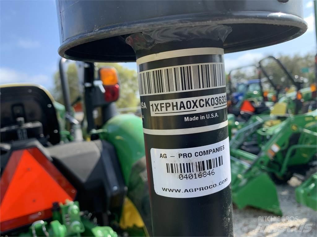 John Deere 3038E Коммунальные тракторы