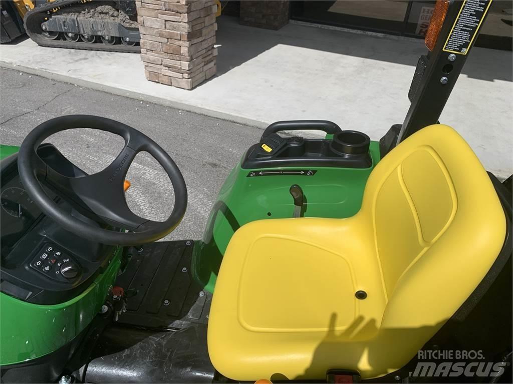 John Deere 3038E Коммунальные тракторы