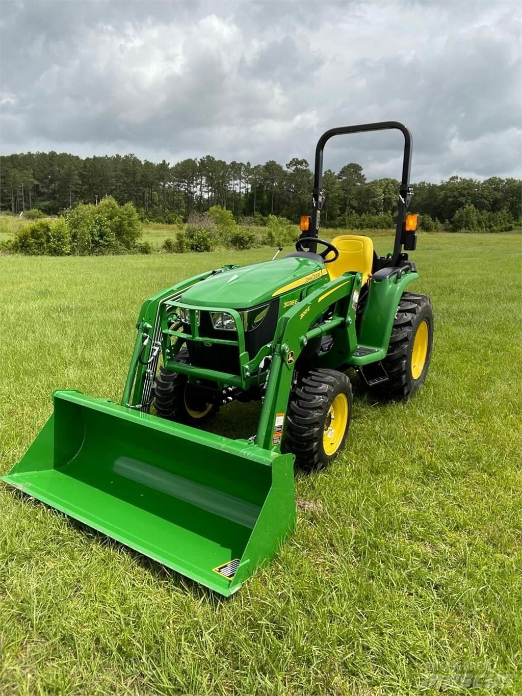 John Deere 3038E Коммунальные тракторы