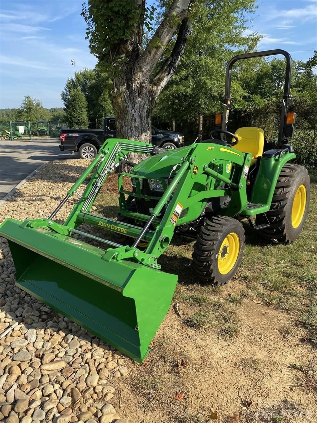 John Deere 3038E Коммунальные тракторы